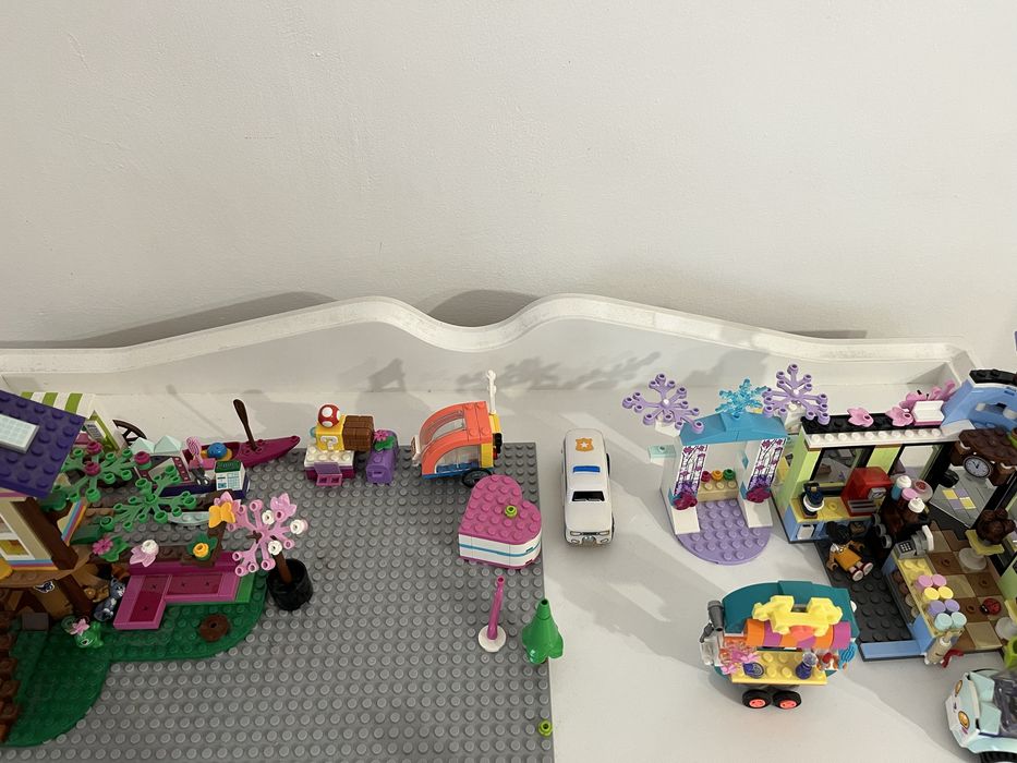 Vand doua comode lemn masiv