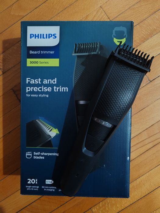 Vand masina tuns barba.