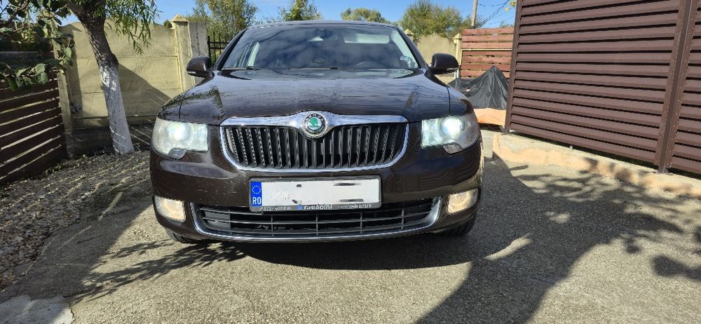 Skoda Superb 2 berlina 2.0 TDI manuala 170 CP