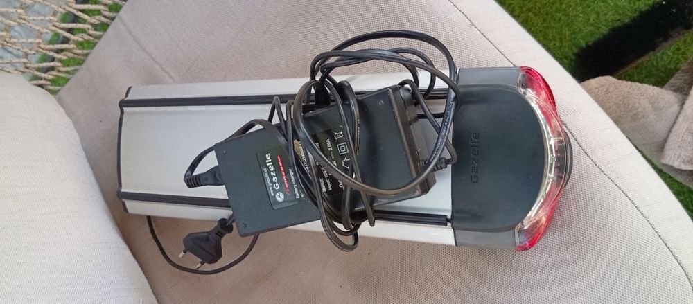 Baterie 36v bicicleta gazelle noua cu incarcator