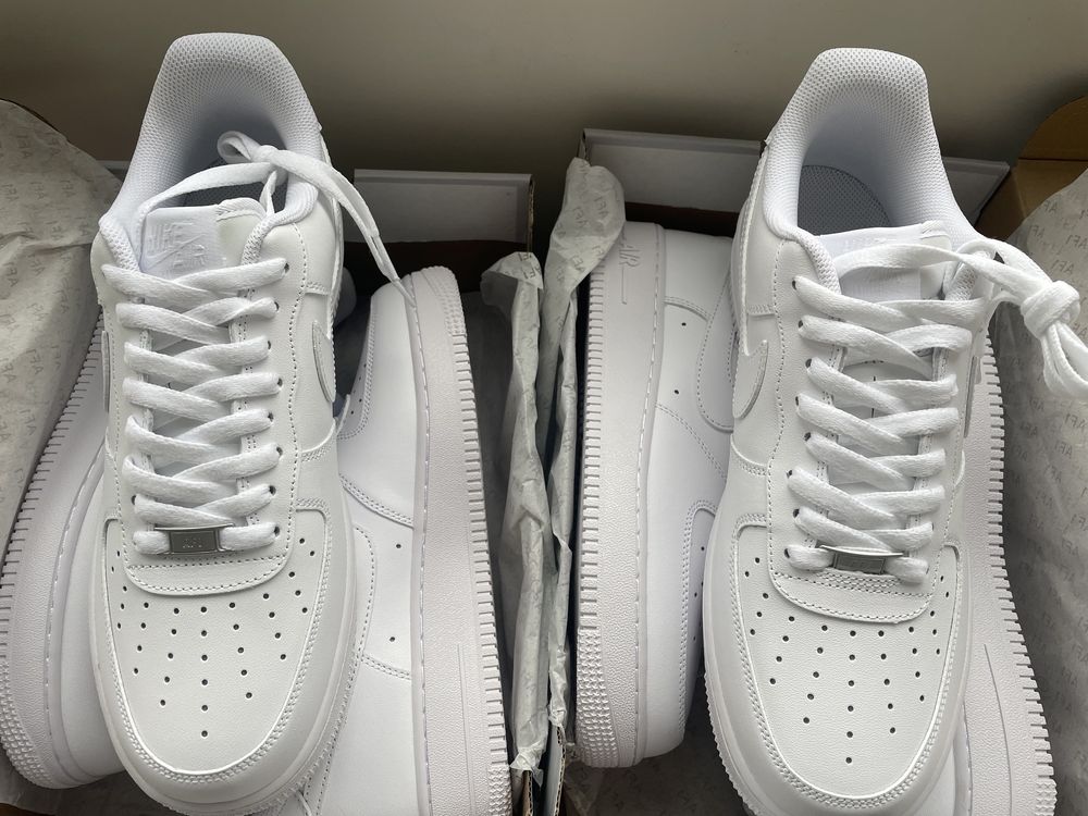 Nike Air Force 1 Triple White