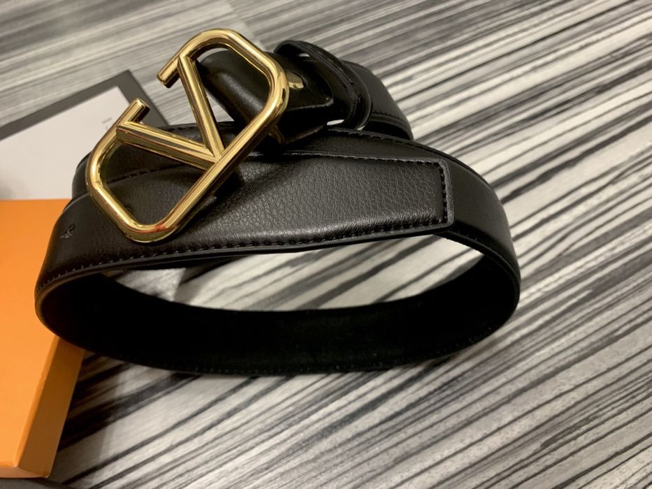 Curea VALENTINO-poze reale 100% piele naturală nu ecologică!MODEL UNIS