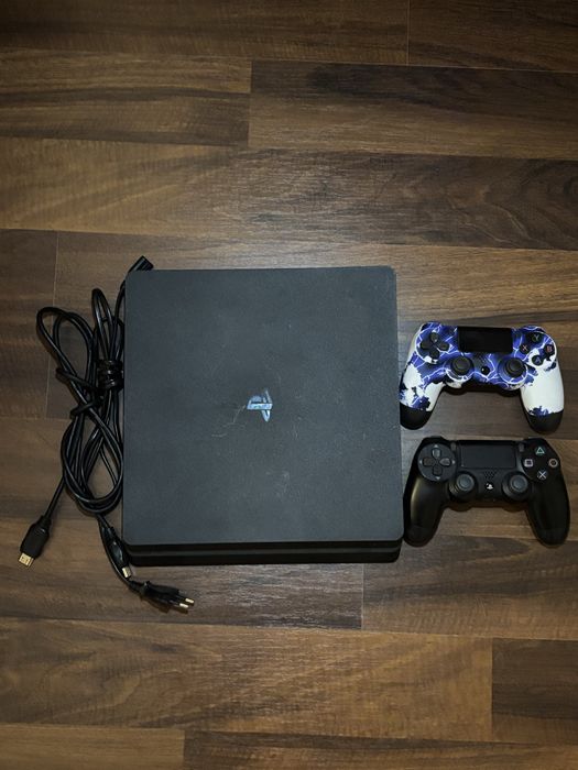 Playstation 4 slim 1TB