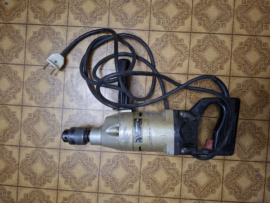 Польская мощная дрель.