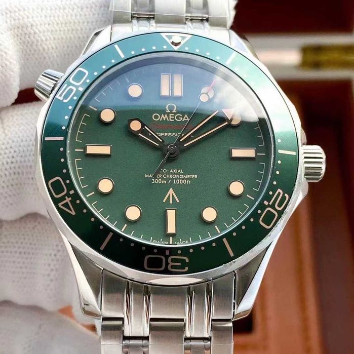 Мъжки часовник OMEGA Seamaster Diver 300M Co-Axial Master Green Dial