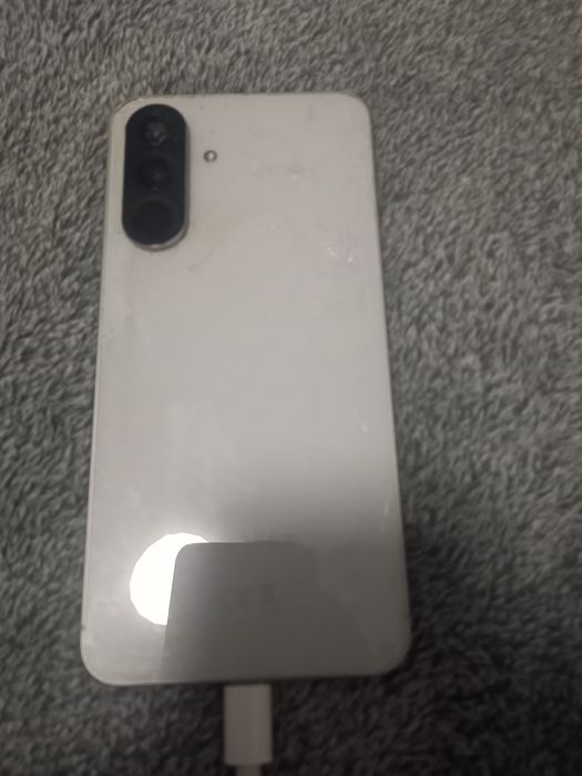 Vând telefon Samsung a 56 5G