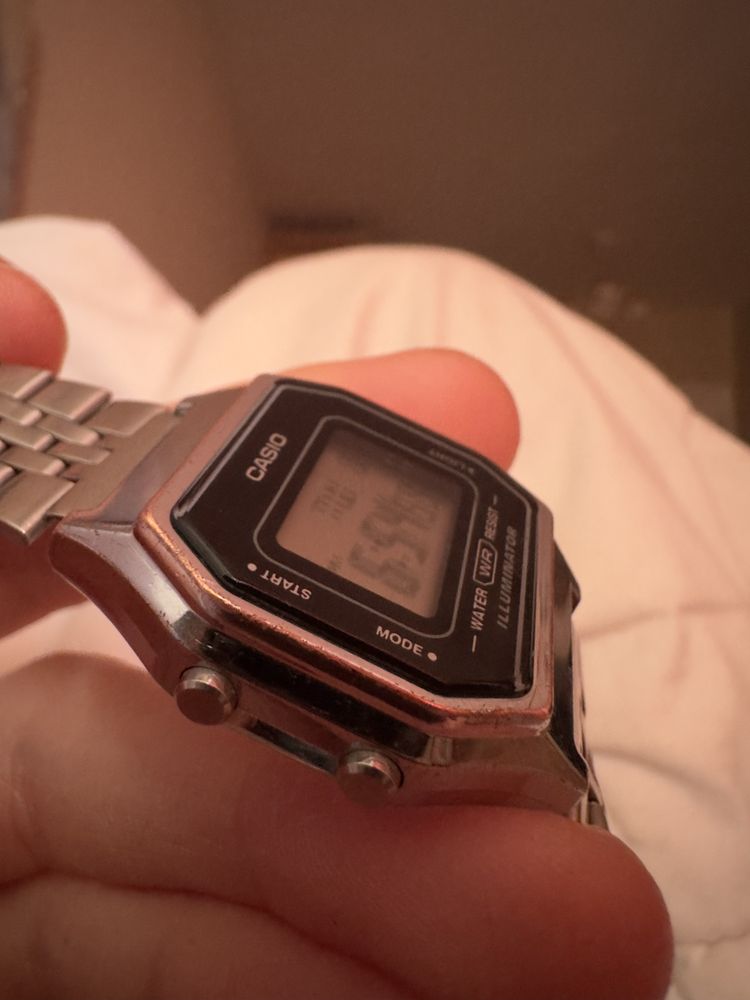 Часовник CASIO vintage  LA680WEA-1E