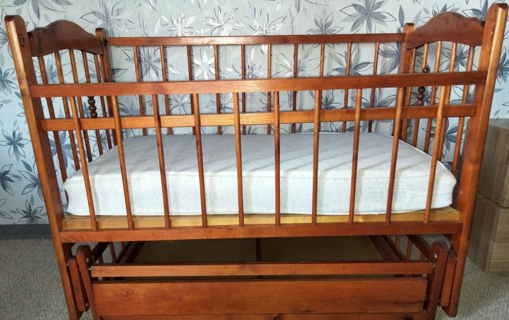 Отдам детскую кроватку