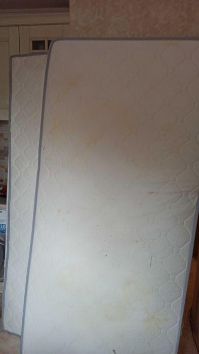 Подарявам единични матраци