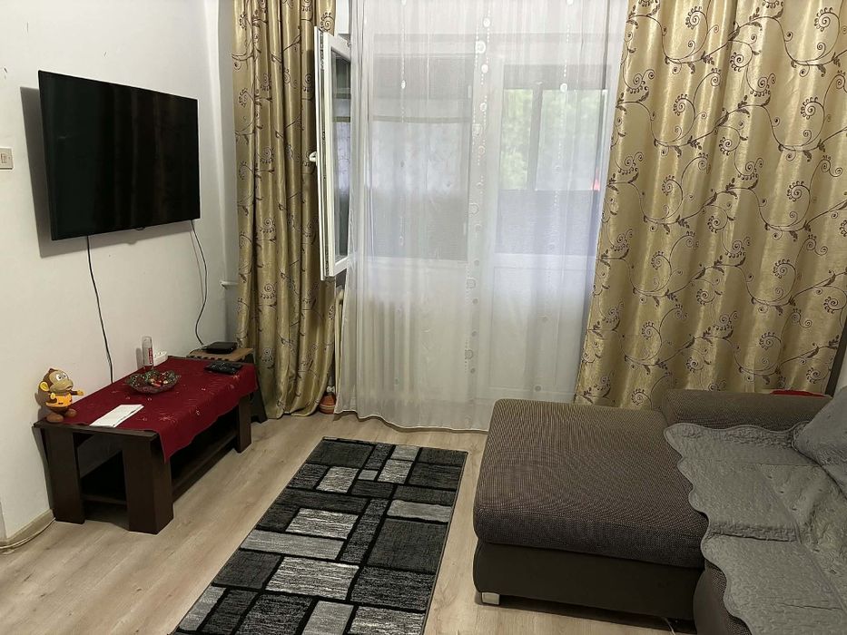 Apartament cu două camere de închiriat