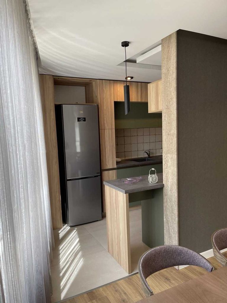 Дава се под наем Тристаен апартамент в София, Витоша - 125 кв.м за 850 € - Снимка #2