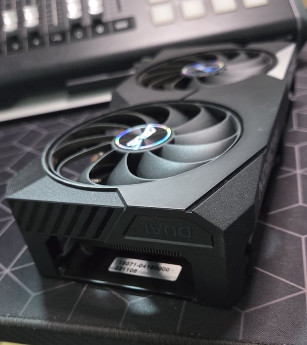 Placa video AMD RX 6650 XT