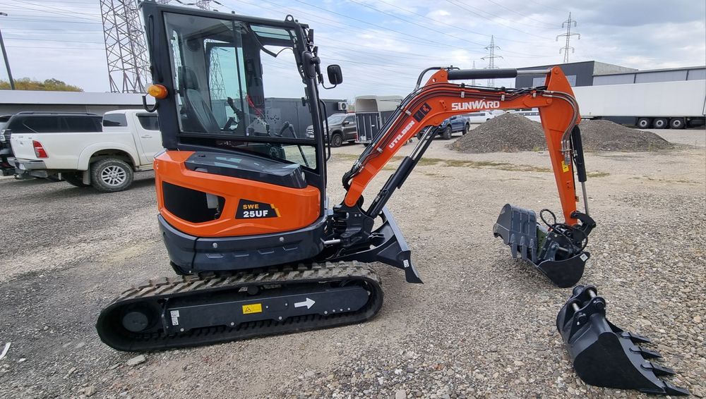 Miniexcavator, excavator