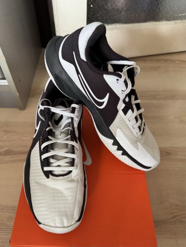 Оригинални маратонки Nike Precision 6