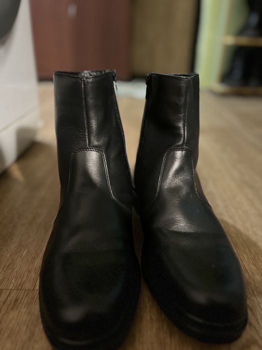 Классические утеплённые зимние ботинки.