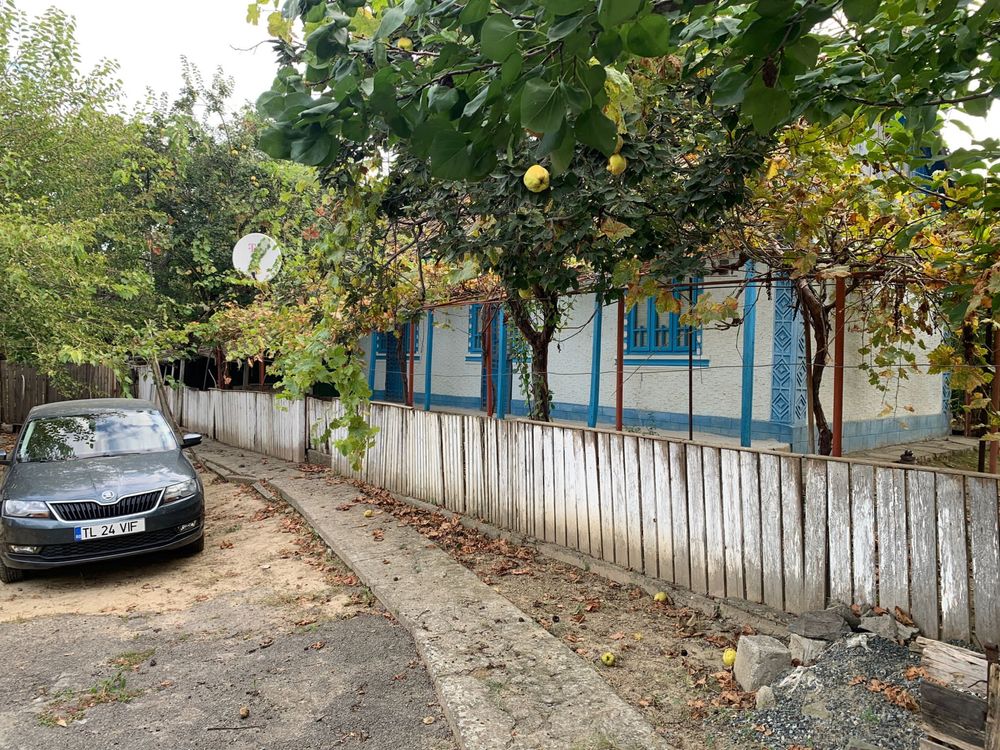 Casa la țara în comuna Ostrov Jud Tulcea