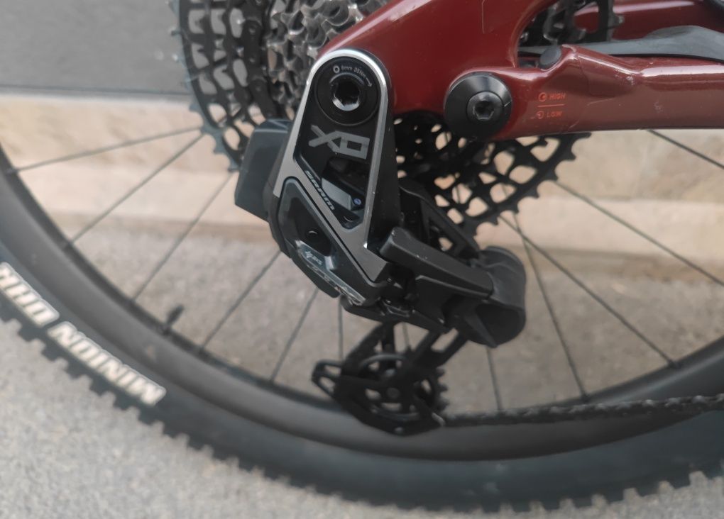 Карбонов Електрически Велосипед 29/27.5 Specialized 700W 2024 Sram ASX