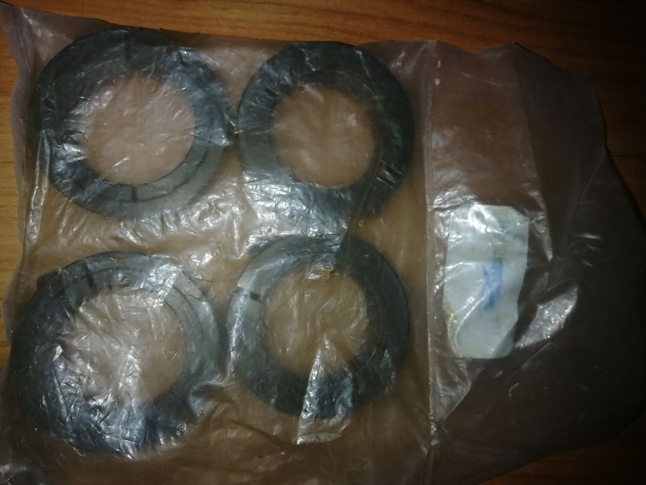 1-3/4" отвор, единичен разделен вал, черен оксиден винт