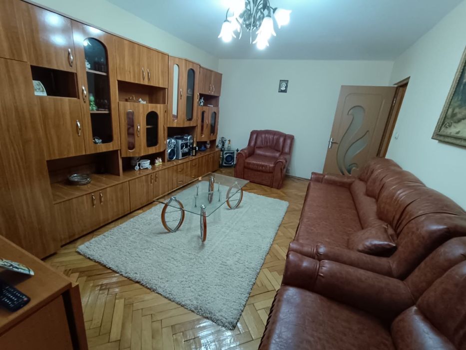 Vand apartament 3 camere, decomandat, zona Brancoveanu