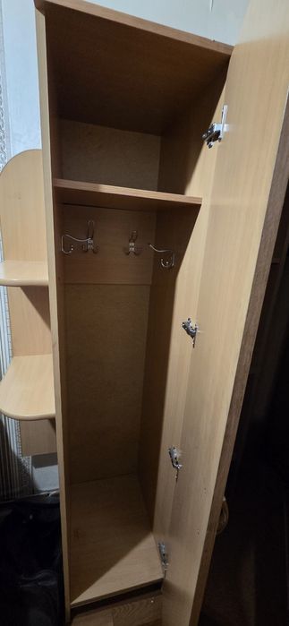 Угловой Шкаф , зеркалом и боковыми полками