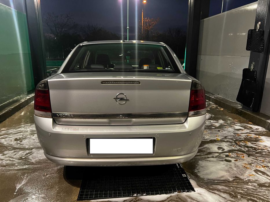 Opel Vectra C, berlina, Facelift. Motor 1.8 benzina, 140 CP Elegance