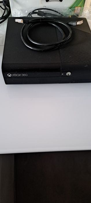 Продавам XBOX 360 500 gb + kinect