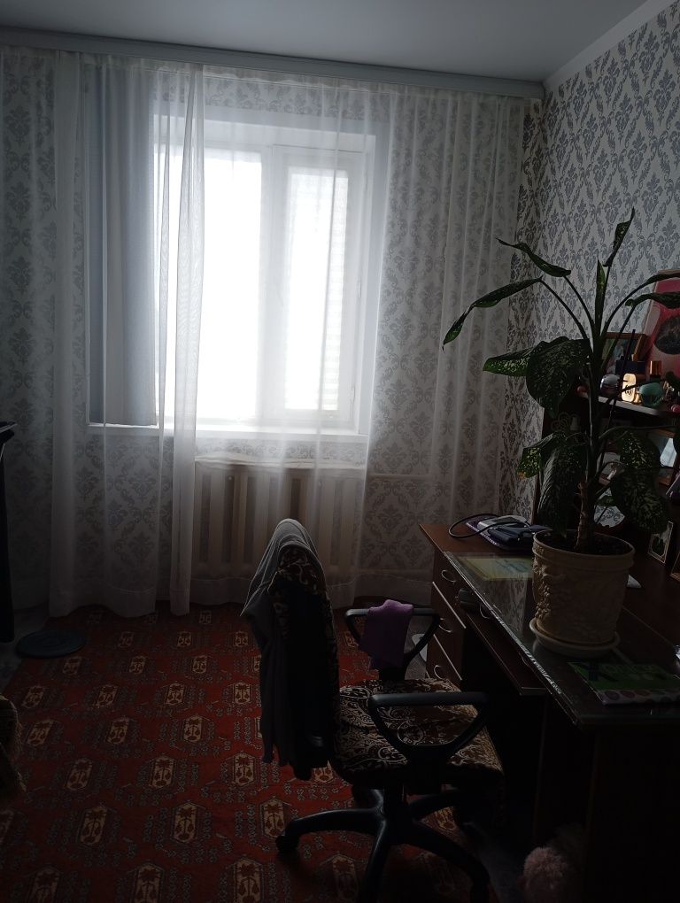 Продаю  2 комнатную квартиру на востоке 3,или обменяю на дом .