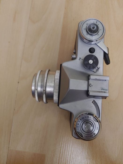Фотоаппарат Зенит Е  с Индустар 50 нерабочий для фона