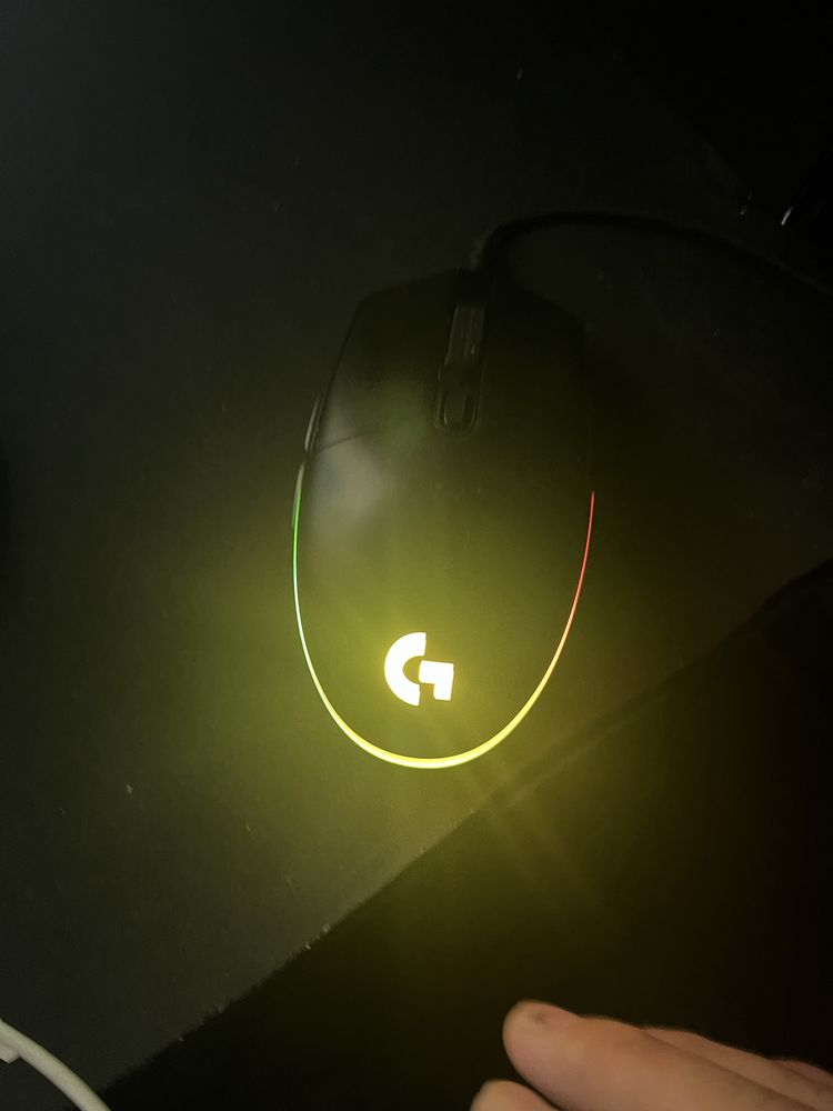 Продам игровую мышку Logitech
