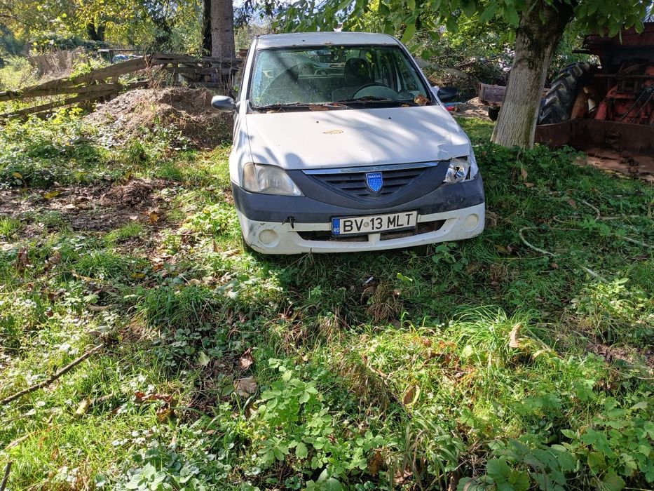 Vând Dacia Logan