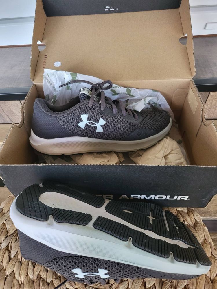 Детски мъжки маратонки Under Armour 38 номер