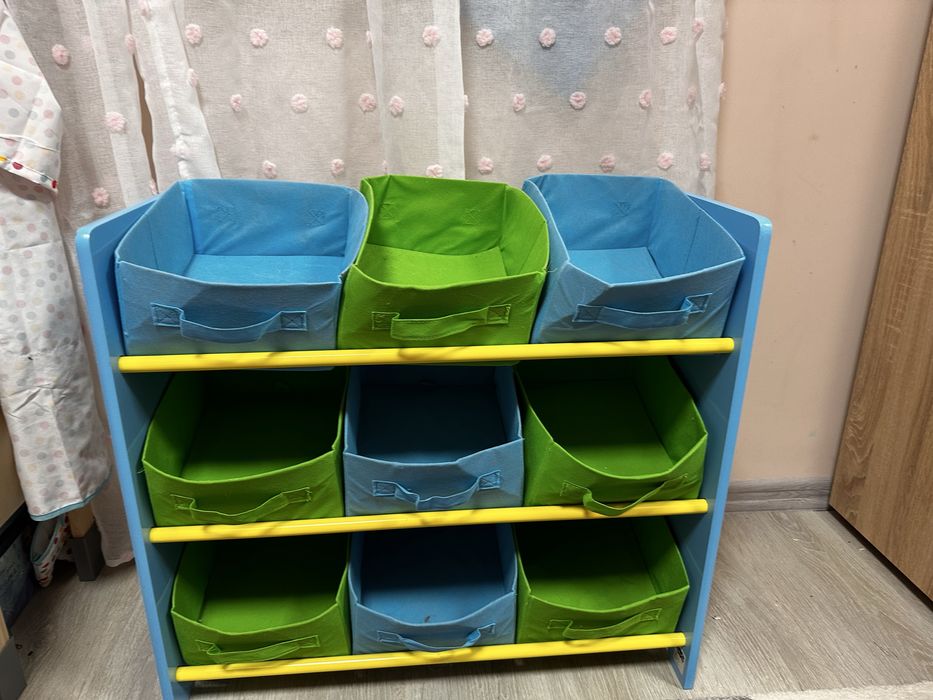 Детска етажерка за играчки