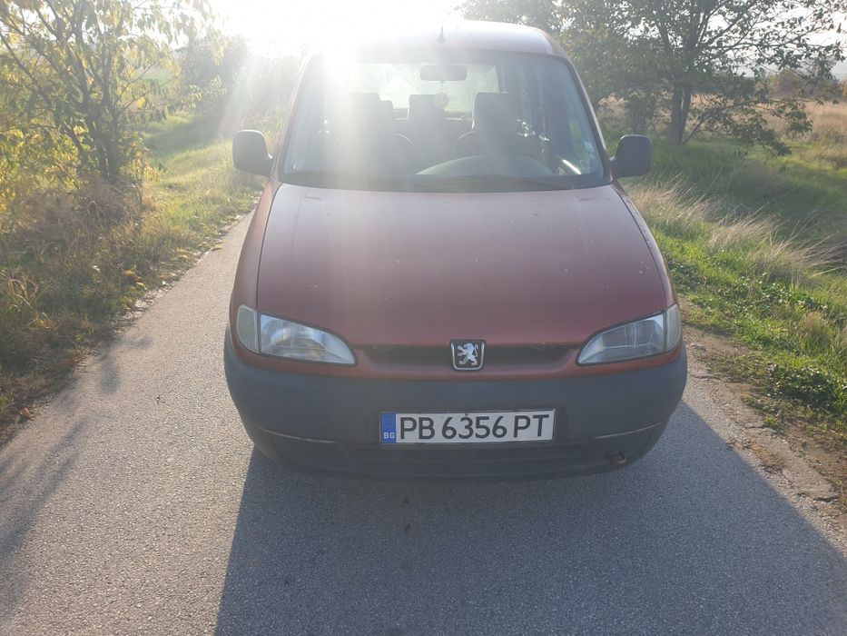 Пежо Партнер бензин