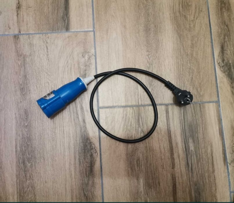 Захранващ кабел преходник за каравани кемпери и други машиниCee към шу