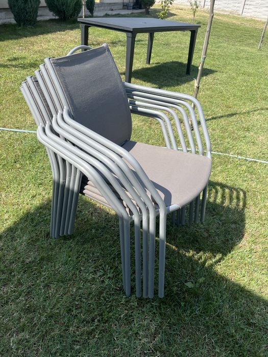 Vând 6 scaune metalice