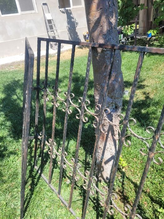 Vand / schimb grilaje/ porti , geamuri si usi  fier cutat