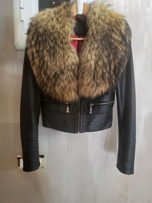 Кожено яке-с откачаща се яка