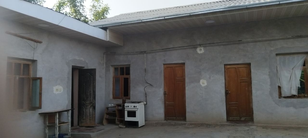Dala hovli sotiladi