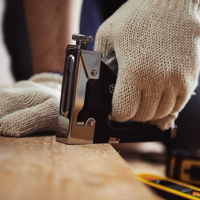 Capsator manual profesional cu 500 capse tip 53/8 mm forta reglabila