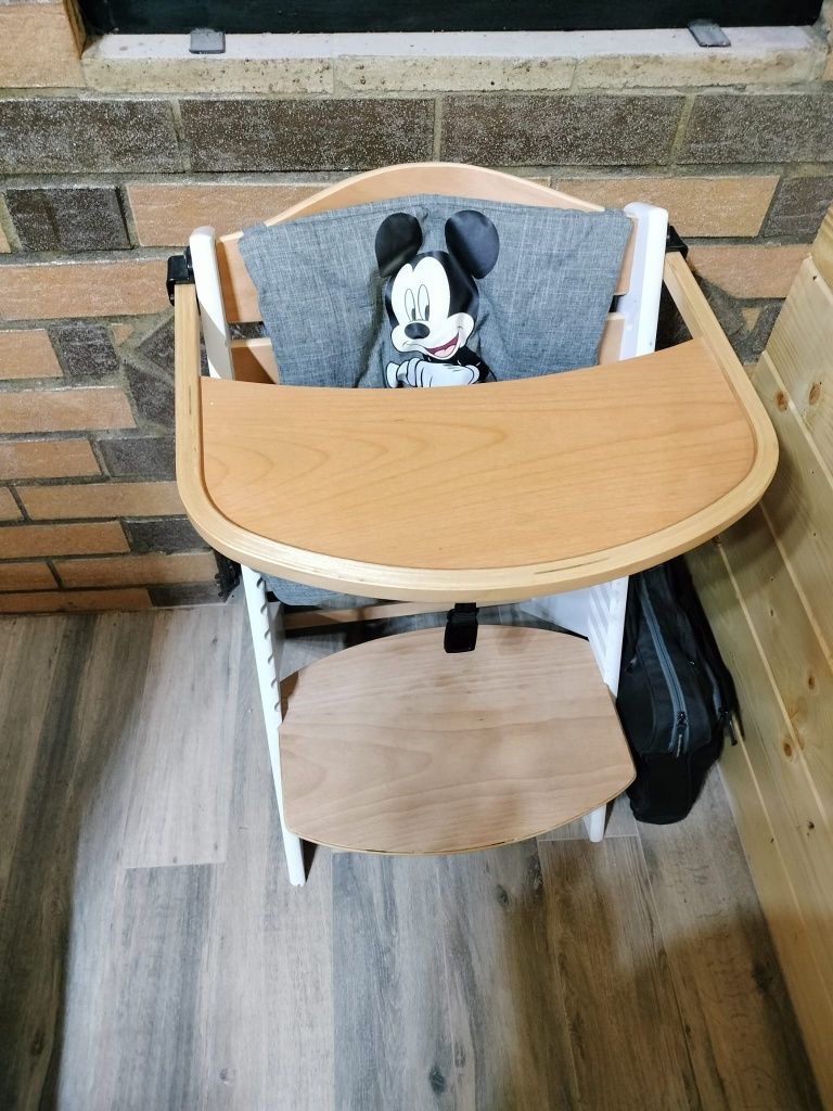 Scaun cu măsuță bebe