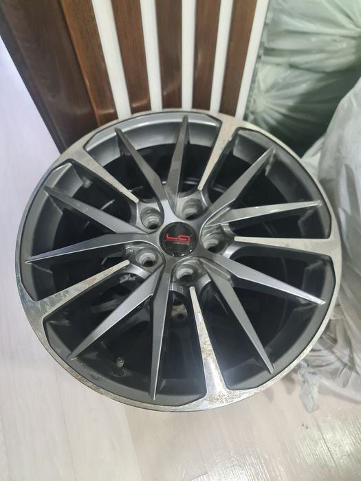 Комплект дисков литые R18