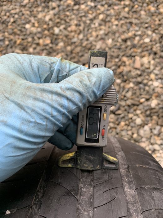 2 anvelope vara Michelin/Falken 215/60/16