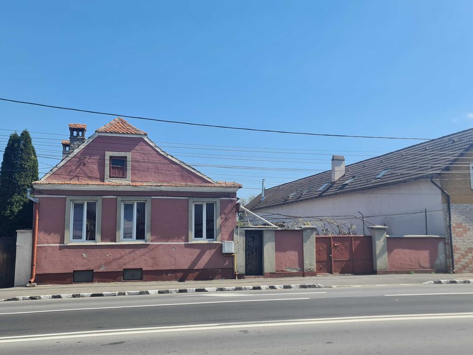 Casă regim Dp+P teren generos 1152 mp  Codlea, DN1, 2 garaje, grădină