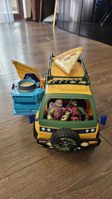 Различнк детски играчки