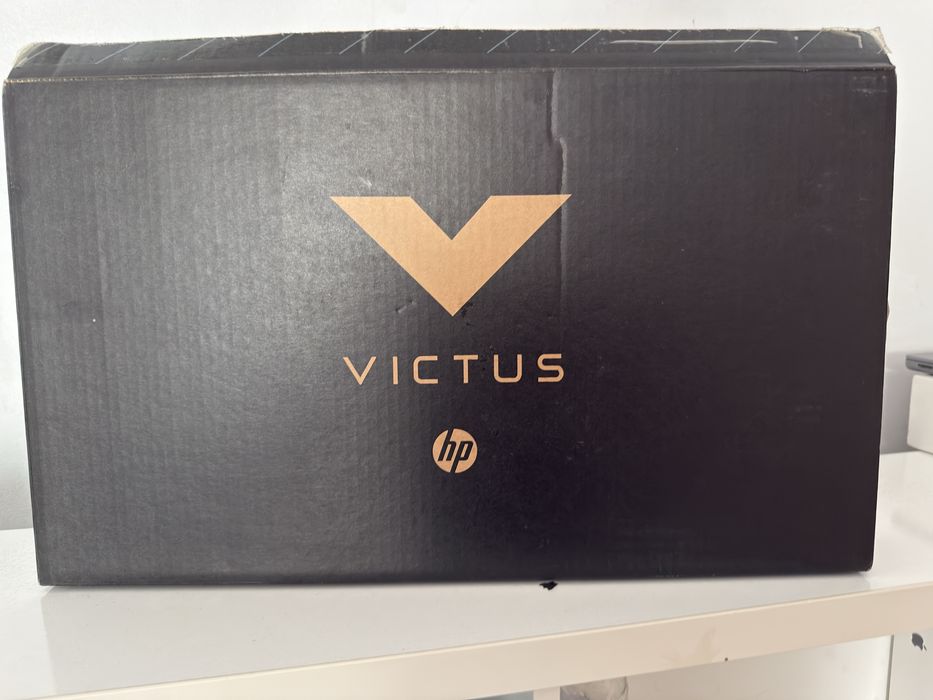 Hp Victus i5/8/512/4GPU