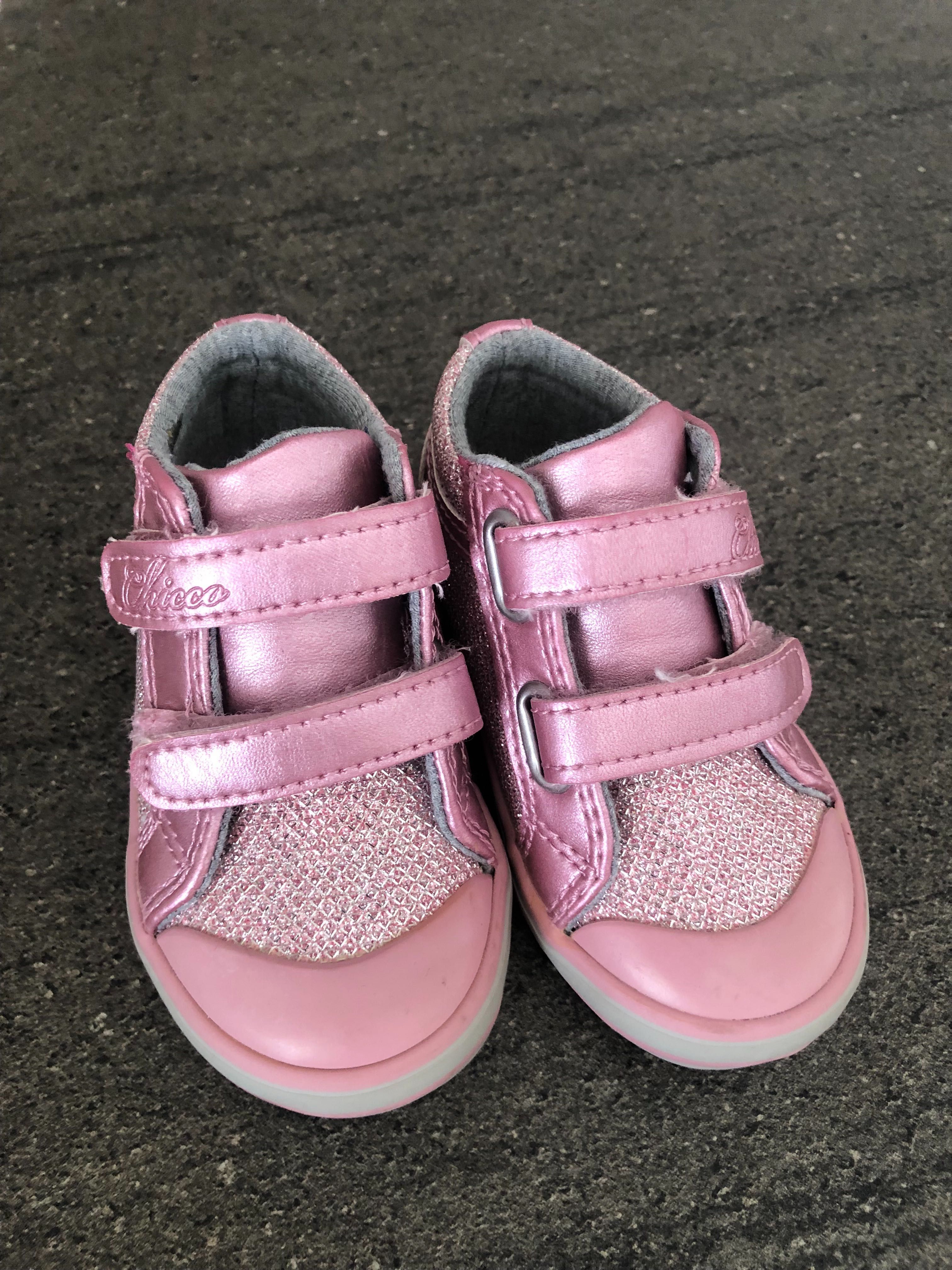 Детски обувки Chicco нови