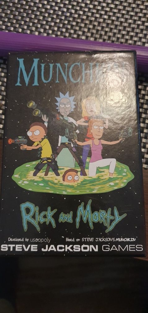 Joc de societate Munchkin Rick and Morty edition