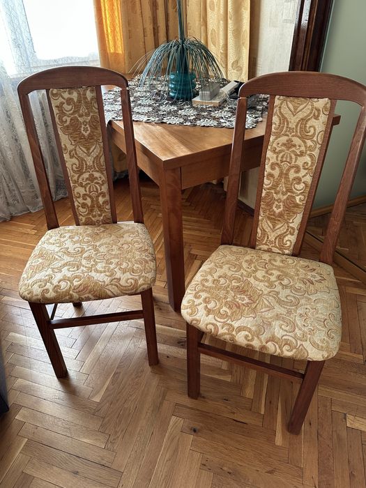 Поръчкова маса с шест стола