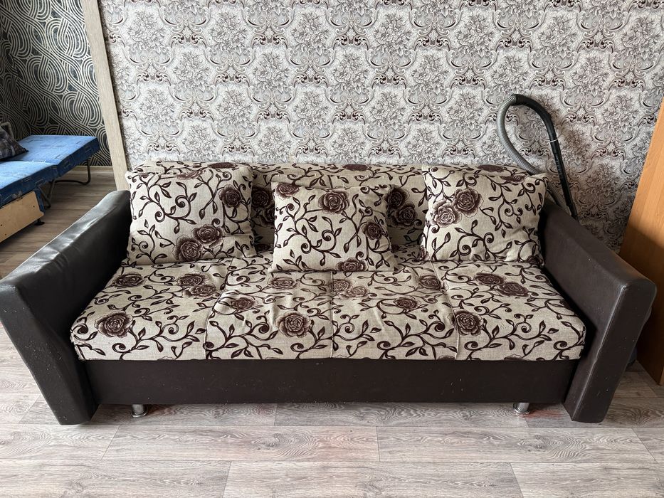 Отдам диван тахта