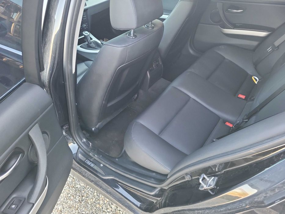Vand BMW seria 3 e91,318d an 2010 motor defect/avariat,cauciucuri noi